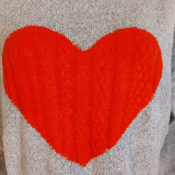 Rickis long sleeve red heart sweater. - Picture 3 of 7